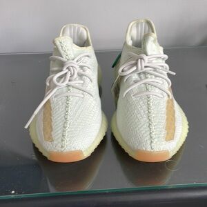 Yeezy 350 “Hyperspace” verified authentic